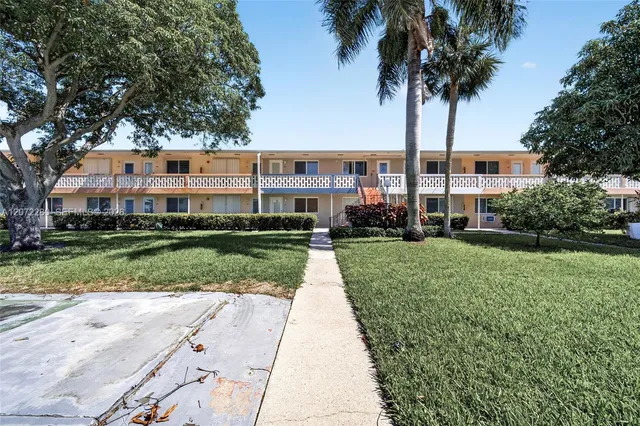 1-bedroom home at 1001 Atlantic Shores Boulevard #110, Hallandale Beach