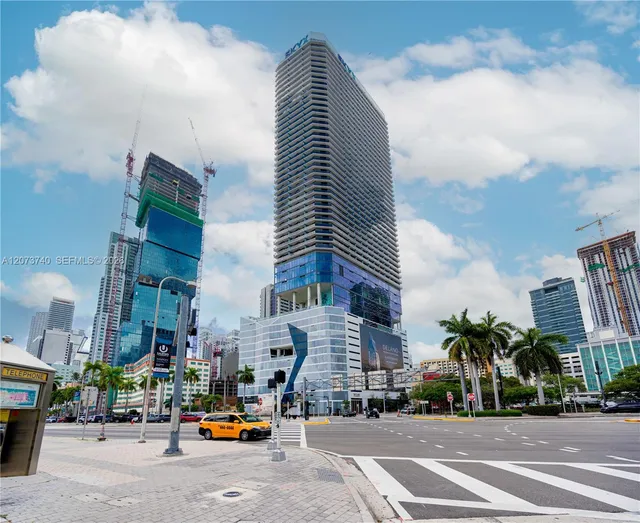3-bedroom rental at 398 NE 5th Street #2517, Miami