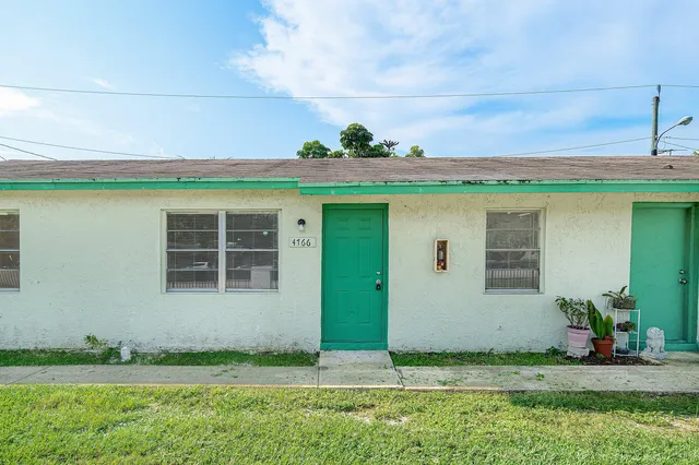 3-bedroom rental at 4766 Gulfstream Road, Lake Worth