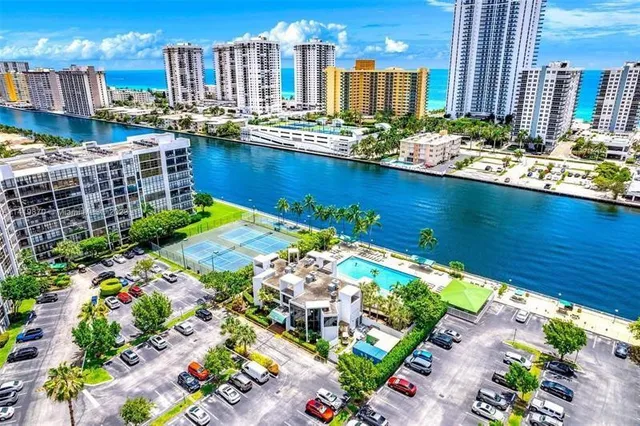 1-bedroom rental at 800 Parkview Drive, Hallandale Beach