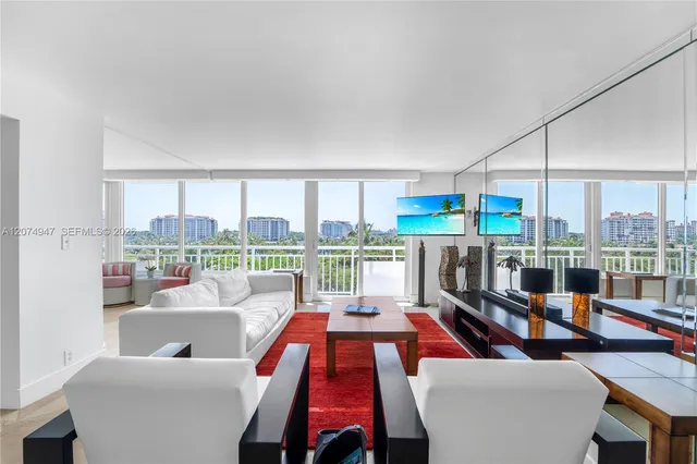 2-bedroom home at 400 S Pointe Drive #505, Miami Beach