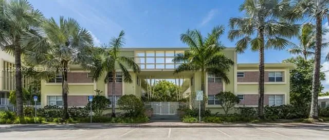 2-bedroom home at 350 S Shore Drive #15, Miami Beach