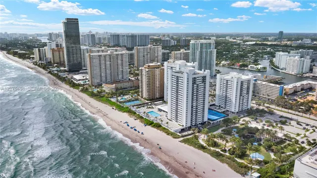 3-bedroom home at 1880 S Ocean Drive #TS106, Hallandale Beach