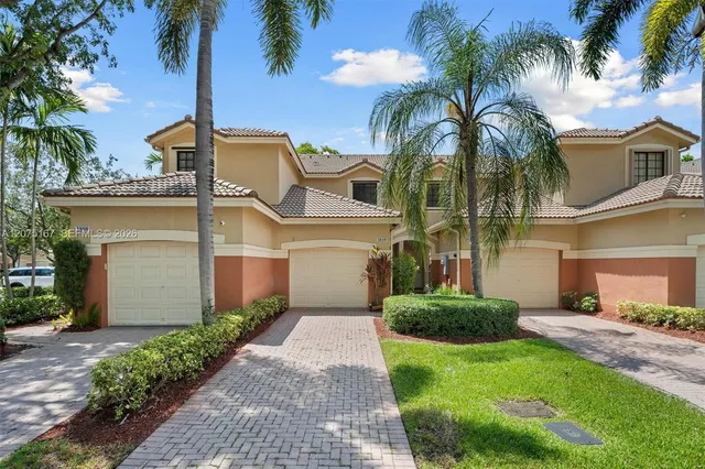 2-bedroom home at 3810 Tree Top Drive, Weston