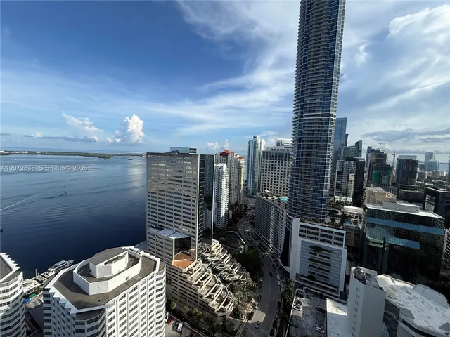 1-bedroom rental at 950 Brickell Bay Drive #3709, Miami