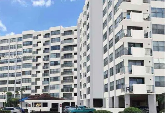 1-bedroom rental at 1300 NE Miami Gardens Drive #609E, Miami