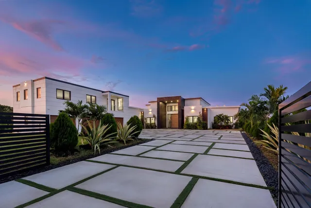 6-bedroom home at 17301 SW 52nd Court, Southwest Ranches