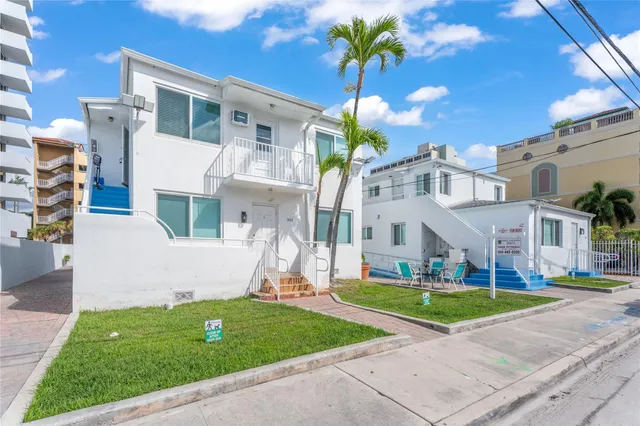 1-bedroom rental at 343 Van Buren Street #3, Hollywood