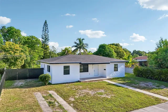 3-bedroom home at 521 NW 189th Terrace, Miami Gardens