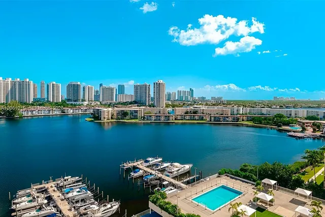 2-bedroom home at 18081 Biscayne Boulevard #1805, Aventura