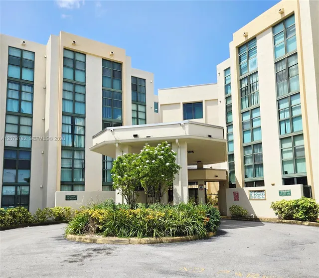 2-bedroom rental at 2055 SW 122nd Avenue #313, Miami