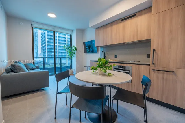 1-bedroom rental at 121 NE 5th Street #1710, Miami