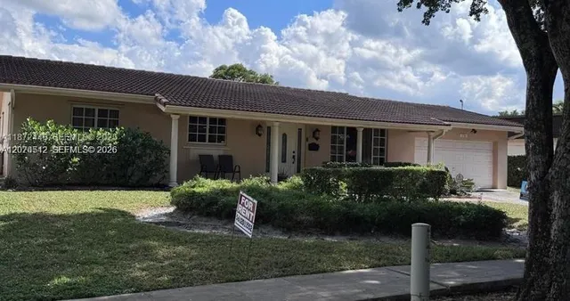 4-bedroom rental at 1230 NW 74th Avenue #1230, Plantation