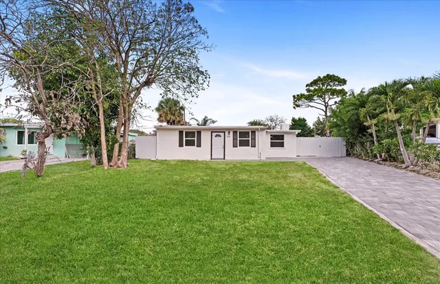 4-bedroom home at 431 Ficus Tree Drive, Lantana