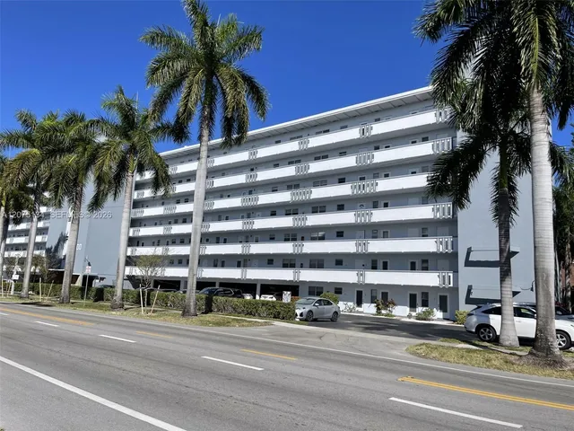 2-bedroom home at 1000 NE 14th Avenue #211, Hallandale Beach