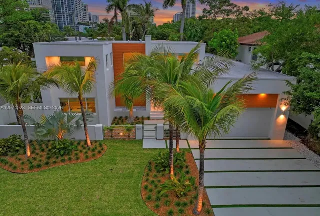 4-bedroom home at 607 SE 6th Street, Fort Lauderdale