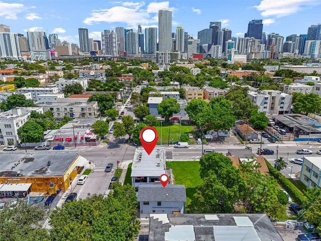 12-bedroom home at 500 SW 8th Avenue, Miami