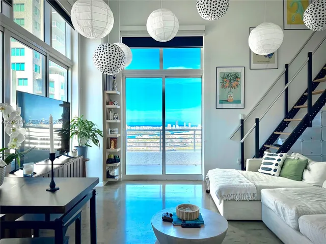 3-bedroom rental at 133 NE 2nd Avenue #3501, Miami