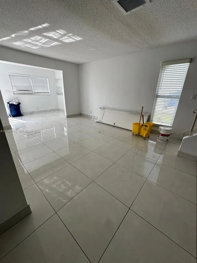 3-bedroom rental at 700 SW 80th Terrace #0, North Lauderdale