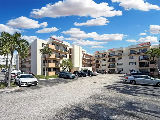 2-bedroom rental at 995 SW 84th Avenue #309, Miami