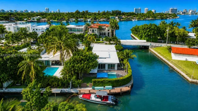 3-bedroom home at 1885 Daytonia Road, Miami Beach