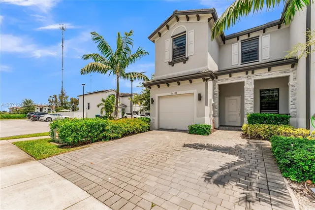 3-bedroom home at 20397 NW 6th Place, Miami Gardens