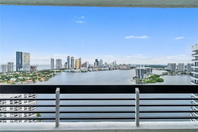 2-bedroom rental at 3530 Mystic Pointe Drive #3210, Aventura