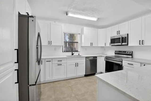 3-bedroom rental at 11556 NW 1ST Street, Plantation