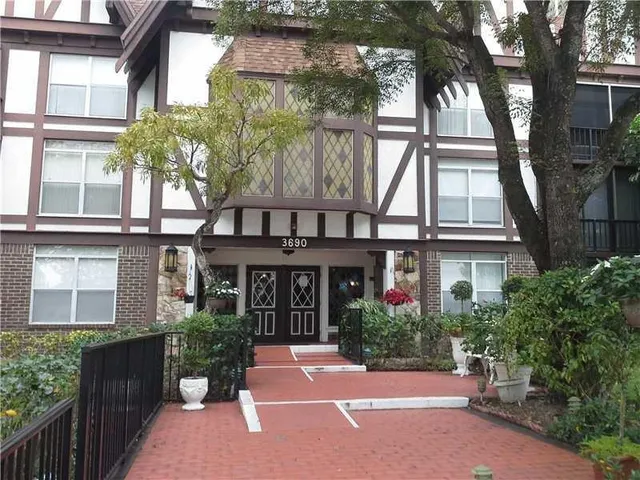 1-bedroom rental at 3690 INVERRARY Drive #2Y, Lauderhill
