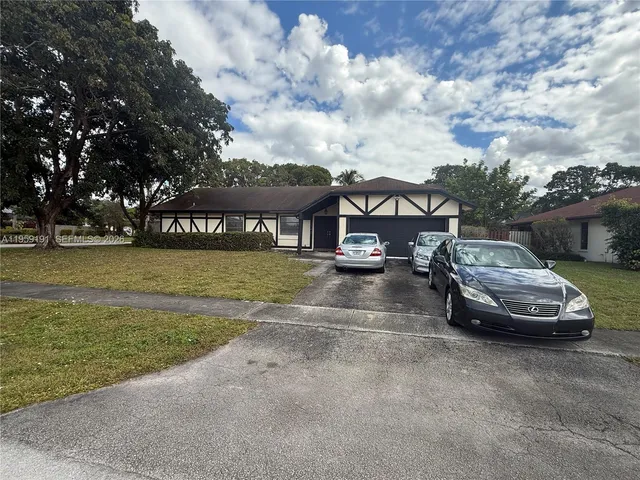 4-bedroom home at 1140 NW 78th Terrace, Plantation