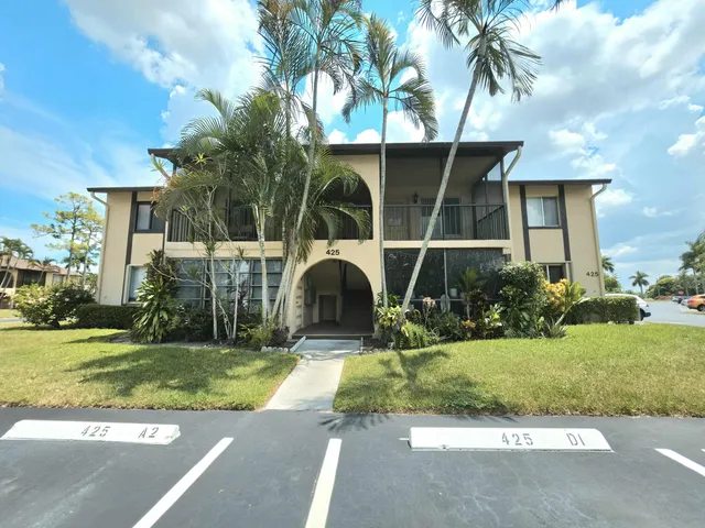 1-bedroom home at 425 Pine Glen lane Lane #A-2, Greenacres