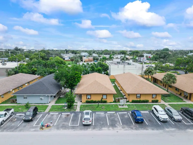 2-bedroom rental at 271 SW 1ST Street #1, Deerfield Beach