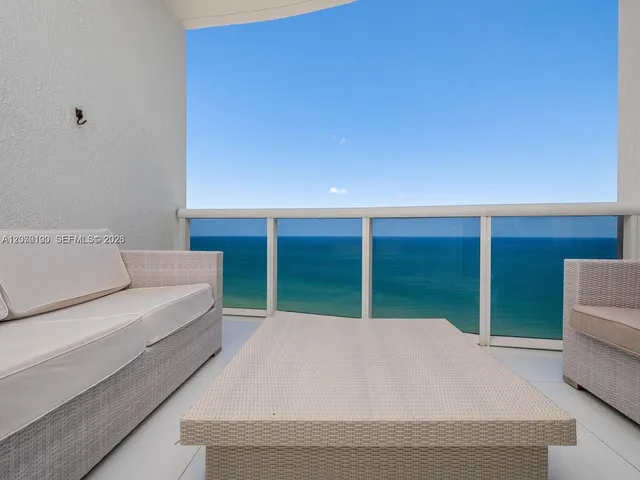 3-bedroom home at 15901 Collins Avenue #2504, Sunny Isles Beach