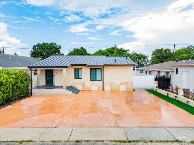 4-bedroom home at 233 W 39th Place, Hialeah