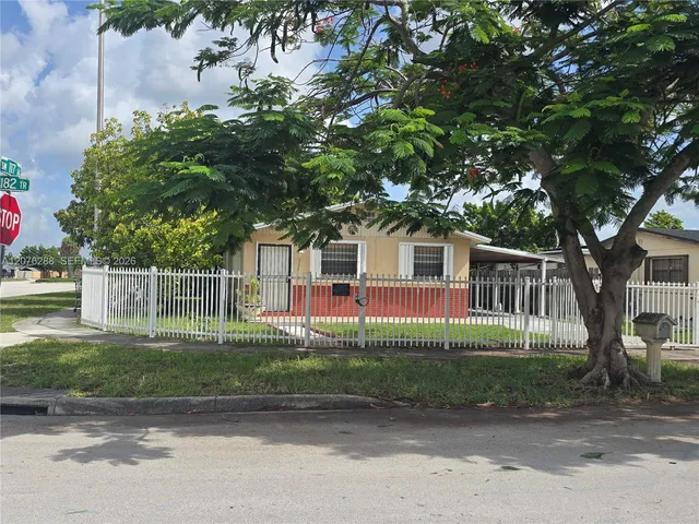 3-bedroom rental at 11631 SW 182nd Terrace #0, Miami