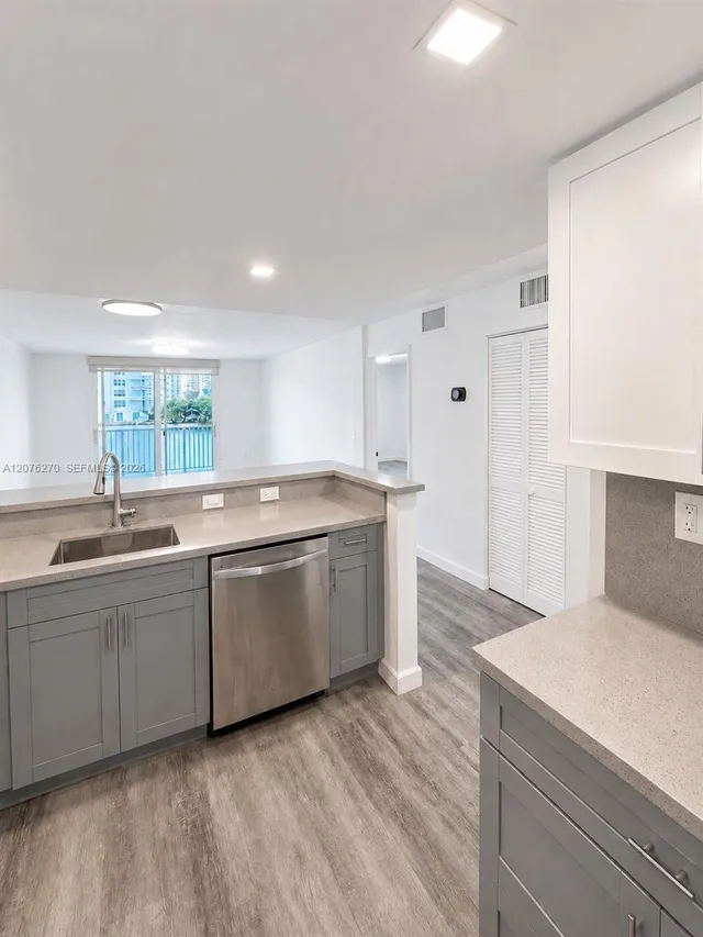 1-bedroom rental at 4000 NE 170th Street #206, North Miami Beach