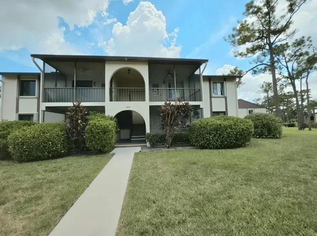1-bedroom home at 334 Knotty Pine Circle #D-2, Greenacres