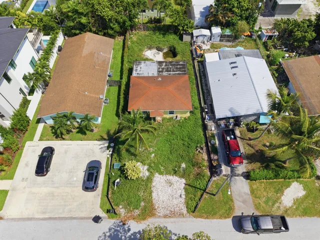 Land at 245 NE 11th Street, Delray Beach