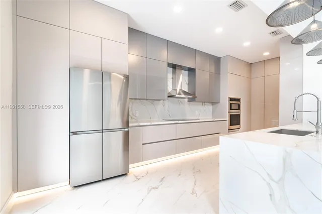 3-bedroom home at 842 W Coco Plum Circle, Plantation