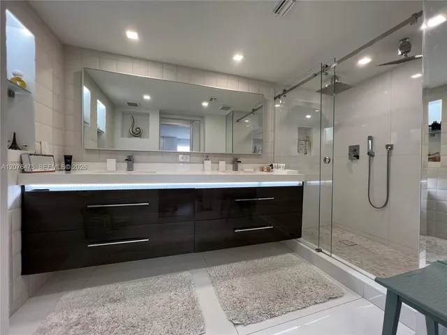 2-bedroom rental at 3300 NE 191st Street #1610, Aventura