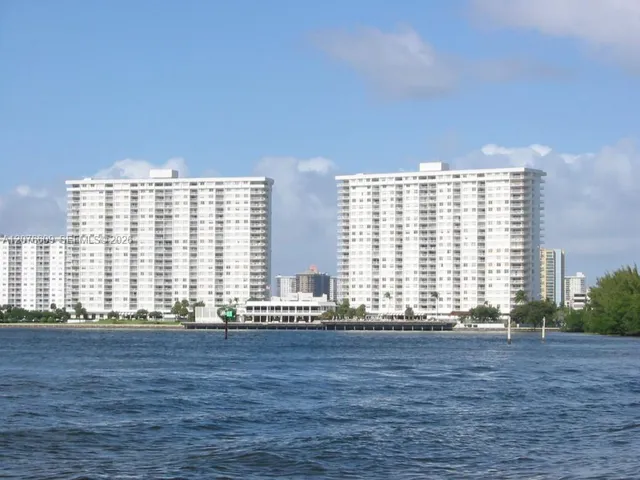 2-bedroom rental at 300 Bayview Drive #1608, Sunny Isles Beach