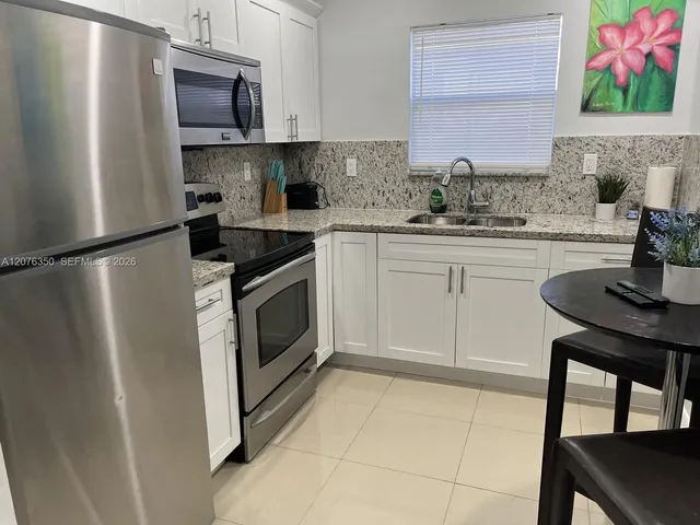 2-bedroom rental at 1723 Wiley Street #XX, Hollywood