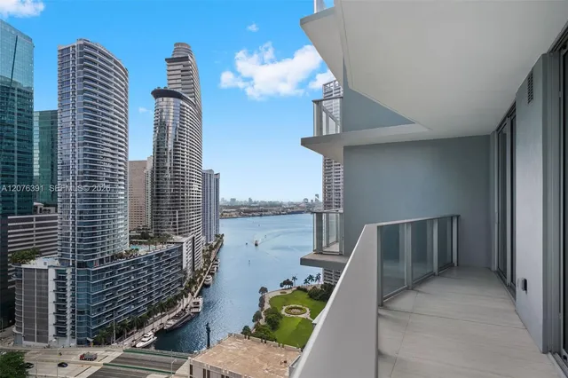 1-bedroom rental at 77 SE 5th Street #2805, Miami