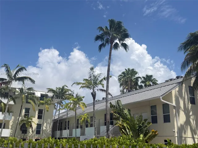 1-bedroom rental at 8950 SW 69th Court #220, Pinecrest
