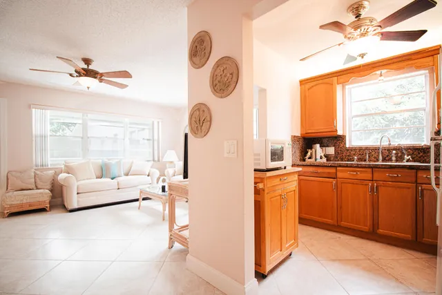 1-bedroom home at 20 Lyndhurst A, Deerfield Beach