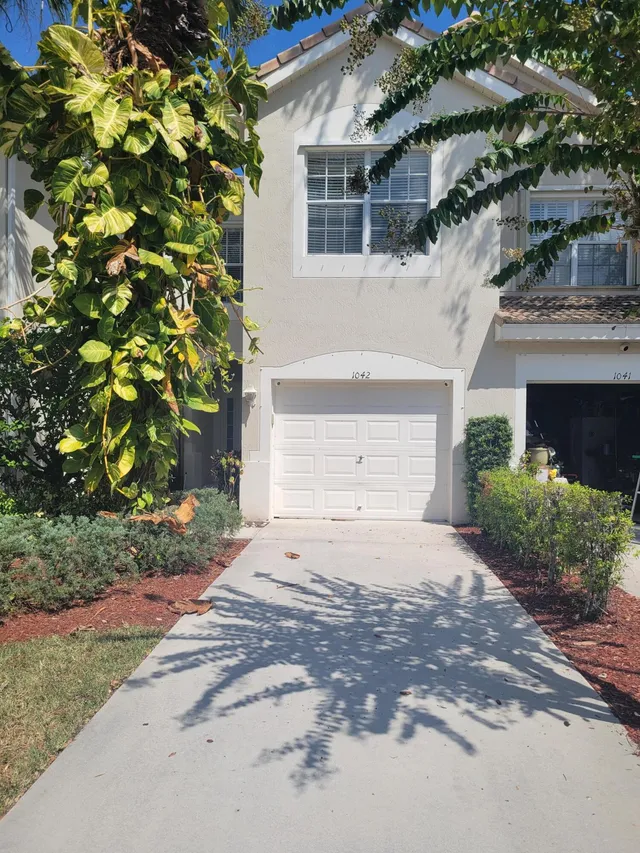 3-bedroom home at 1042 Woodfield Road, Greenacres