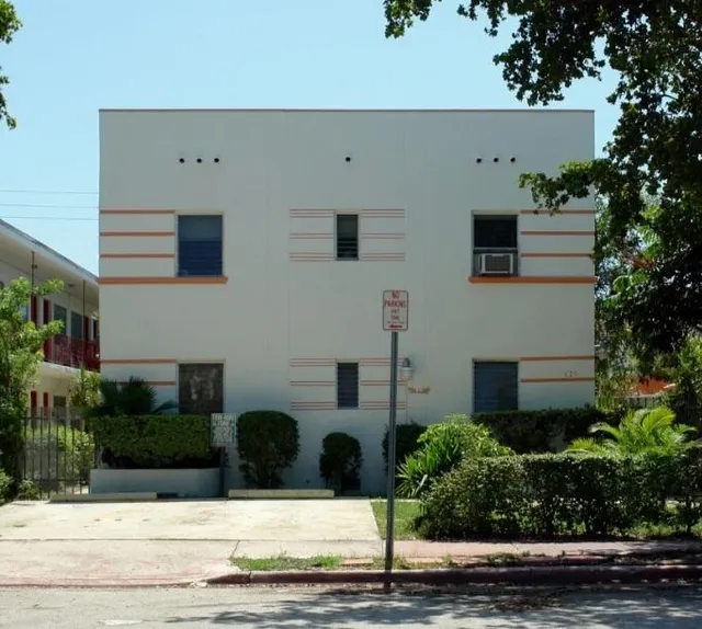 Commercial at 625 MICHIGAN Avenue, Miami Beach