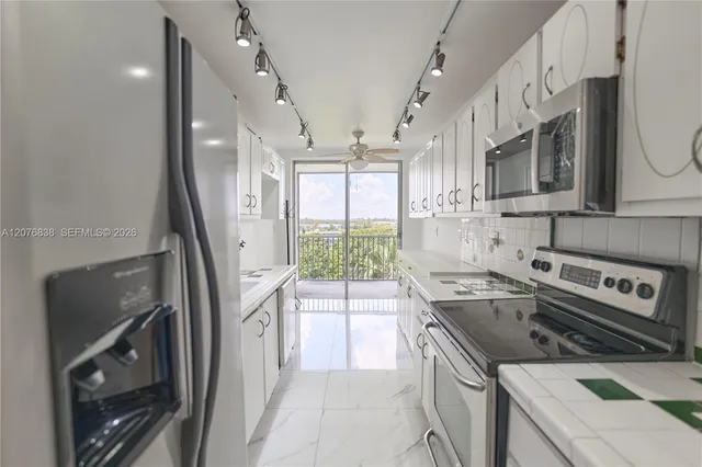 2-bedroom home at 1750 NE 191st Street #829-4, Miami