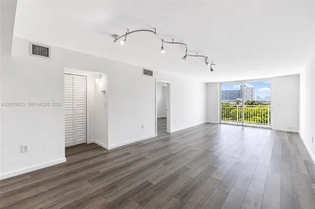 1-bedroom home at 1045 10th Street #604, Miami Beach
