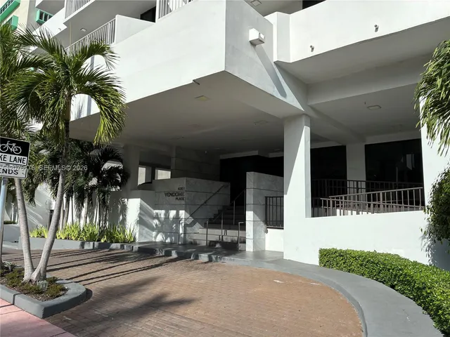2-bedroom home at 4301 Collins Avenue #402, Miami Beach